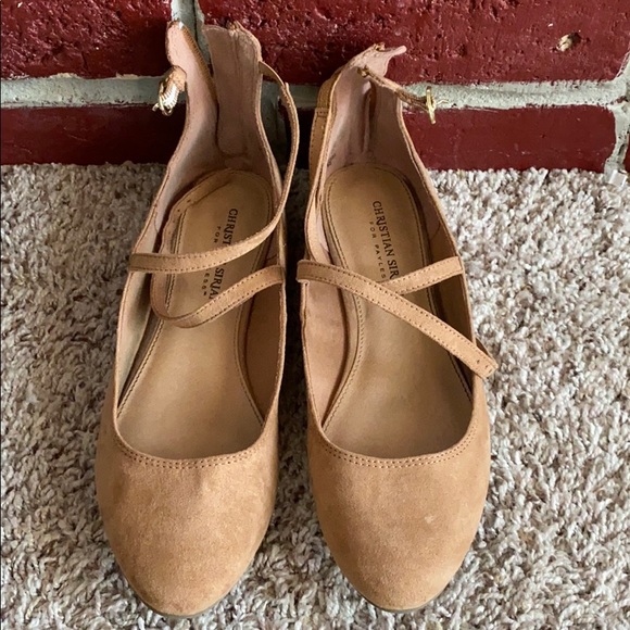 Tan Flats - Picture 4 of 7